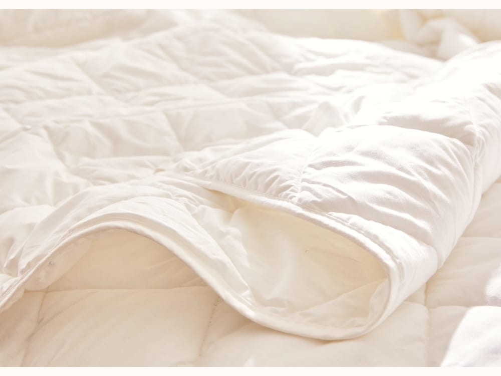 Sleepling 197184 Couette D’Été Ultra Légère 260g - Microfibre Douce, 140x200 Cm, Parfaite Pour Nuits Chaudes Et Transpiration